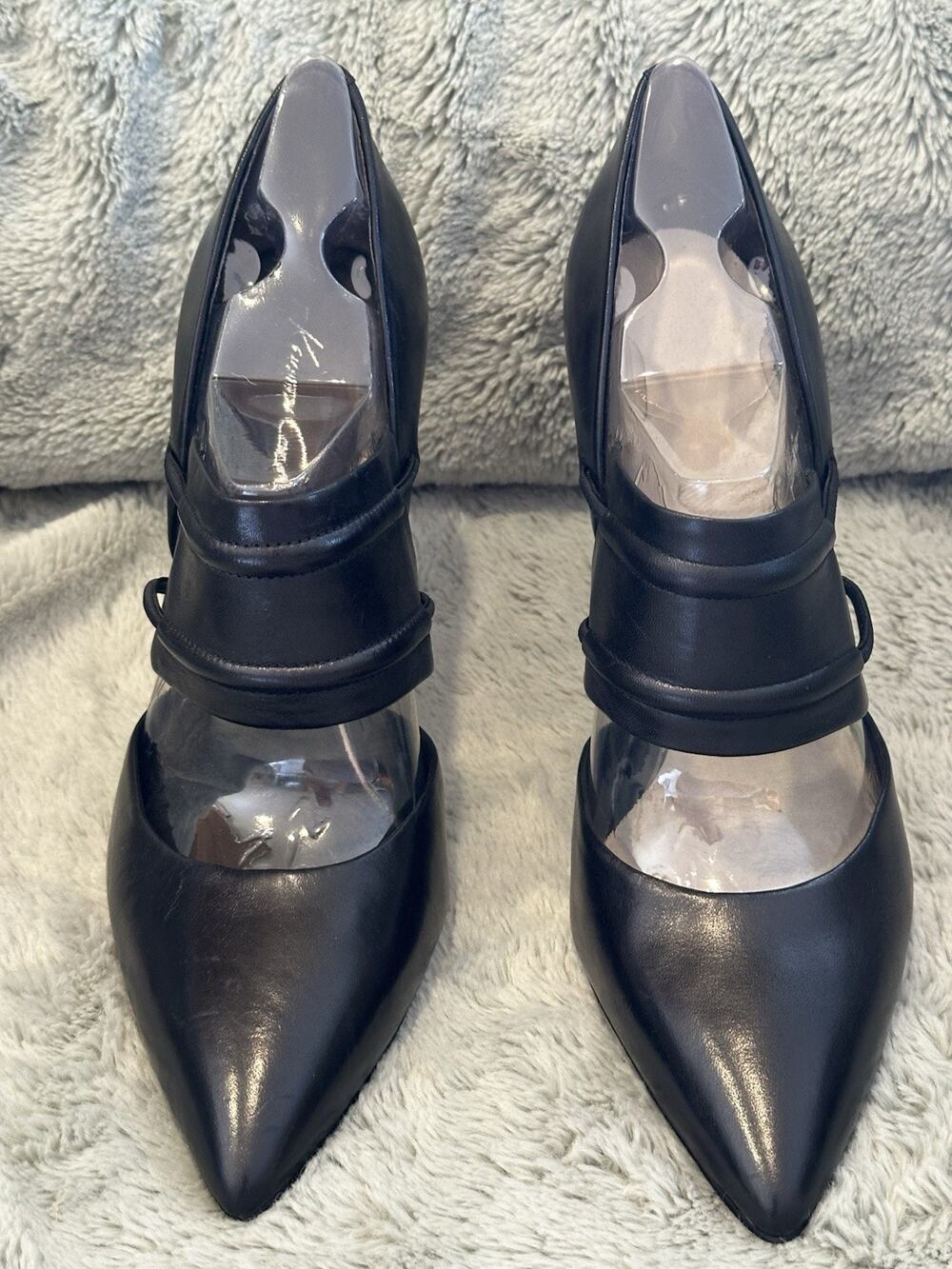 Kenneth Cole New York Water Black Leather Designer Fashion Pointed Pumps 8.5 M
